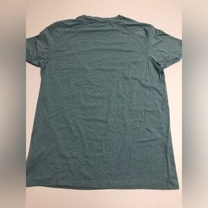 Kenneth Cole men’s medium light blue t-shirt